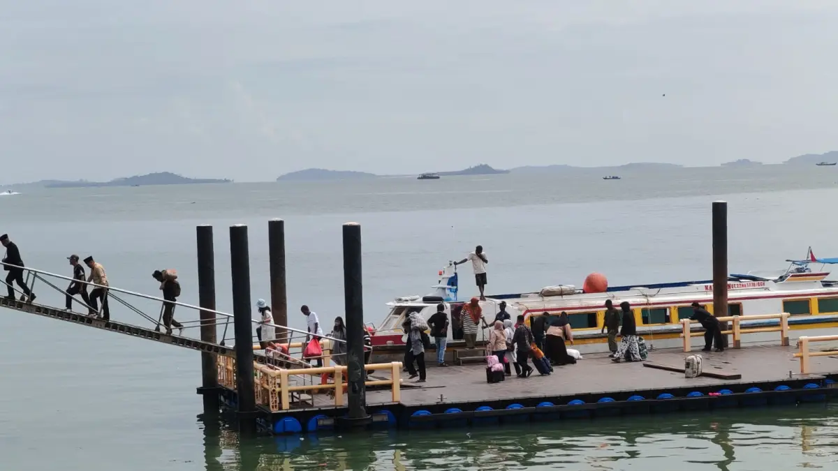Ponton Keberangkatan di Pelabuhan Sri Tanjung Gelam yang belum dipasang atap &nbsp;untuk kenyamanan penumpang. F Sandi Pramosinto/Batam Pos