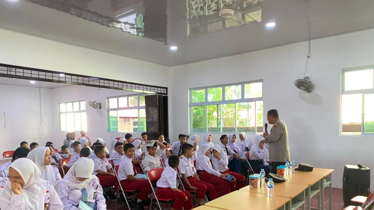 Puluhan Murid Sekolah Rakyat Tanjungpinang saat mengikuti penyuluhan bahaya narkoba, Rabu (15/4/2026). F. Polresta Tanjungpinang untuk Batam Pos
