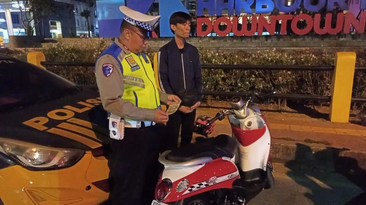 Polresta Barelang bersama jajaran polsek menggelar operasi penertiban balap liar dan penggunaan knalpot brong, Sabtu (18/4).