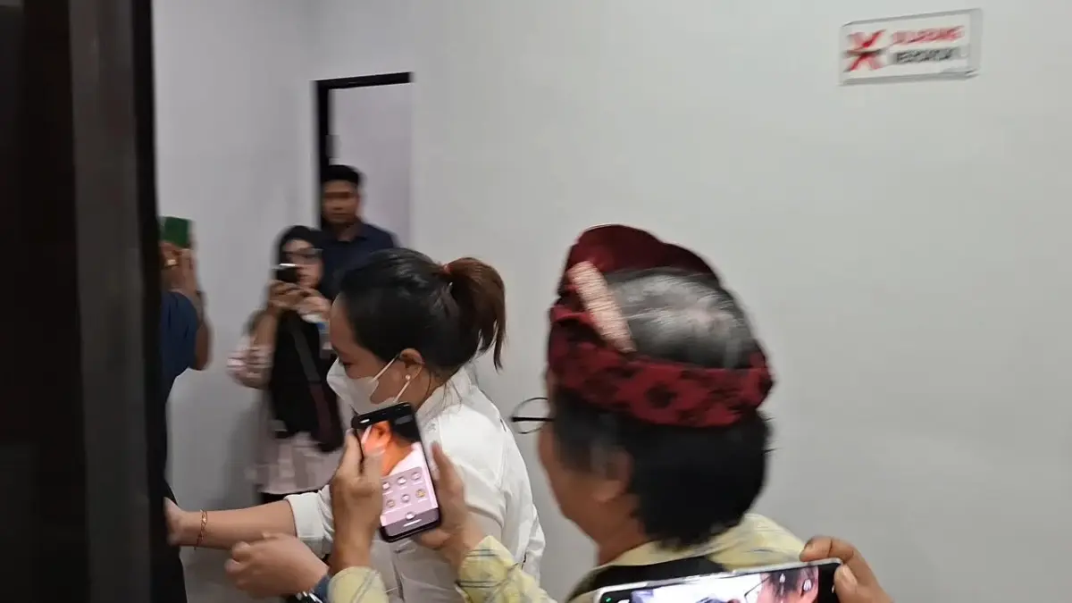 Carolien Parewang ditangkap dan resmi ditetapkan sebagai tersangka kasus dugaan penggelapan mobil rental di Batam.F.  Istimewa untuk Batam Pos 
