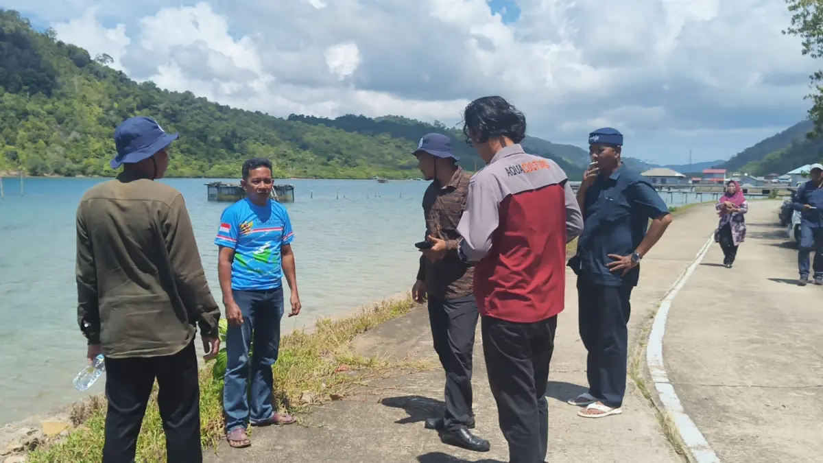 TIM verifikasi Kampung Nelayan Merah Putih (KNMP) meninjau lokasi yang diusulkan Pemerintah Kabupaten (Pemkab) Kepulauan Anambas. F Ihsan Imaduddin/Batam Pos