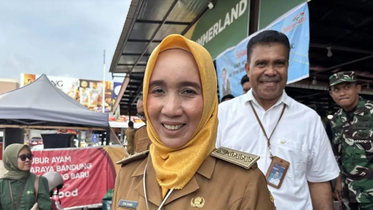 Camat Nongsa, Eva Samin. F. Yashinta