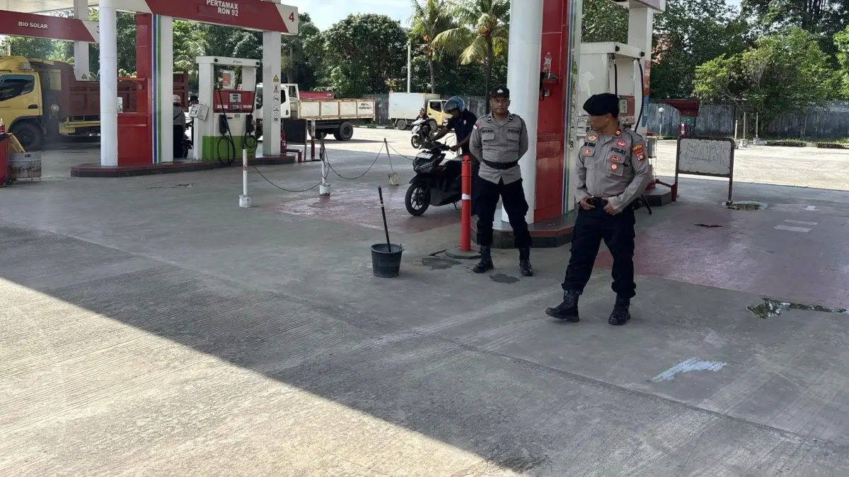 Polsek Sei Beduk meningkatkan pemantauan di sejumlah titik strategis untuk mengantisipasi potensi panic buying, terutama terkait isu ketersediaan bahan bakar minyak (BBM). 