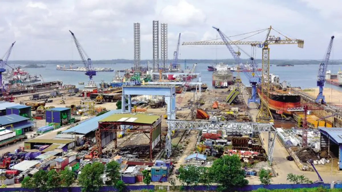 Galangan kapal di Tanjunguncang, Batuaji. Kenaikan BBM nonsubsidi memengaruhi kenaikan biaya logistik hingga produksi kapal. Foto: Dok Batam Pos