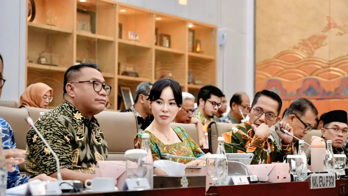 Kepala BP Batam Amsakar Achmad didampingi Wakil Kepala BP Batam Li Claudia Candra saat pemaparan pertumbuhan ekonomi. f Istimewa