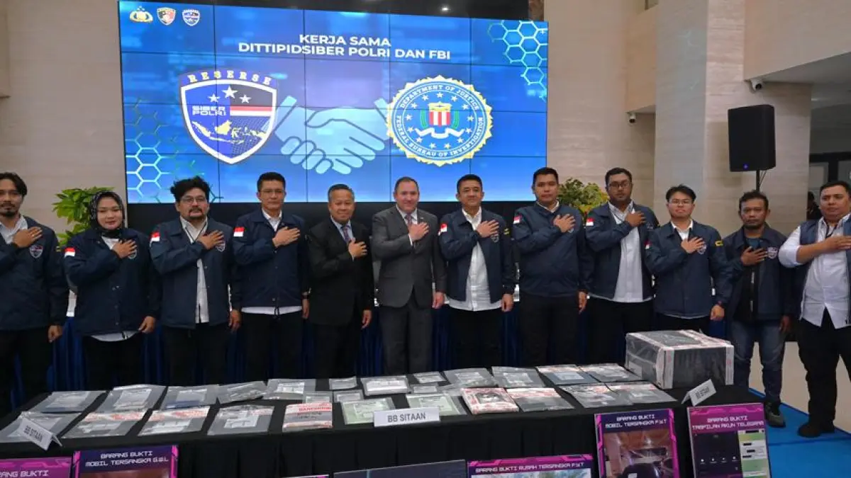 FBI Atlanta dan Tim Dittipidsiber Polri saat pengungkapan penyelidikan jaringan Phishing di Mabes Polri, Jakarta, beberapa waktu lalu. F Kedubes AS di Jakarta untuk Batam Pos