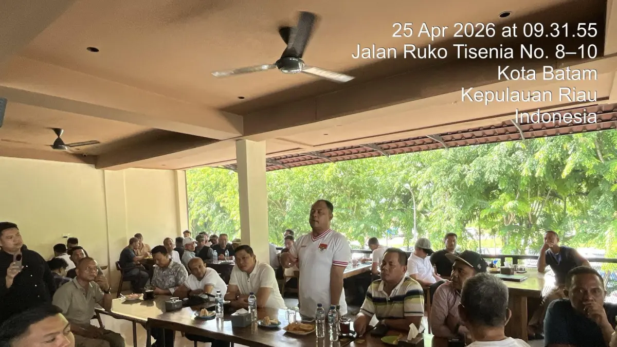JAJARAN Polresta barelang diskusi terkait Kamtibmas bersama masyarakat Sekupang. Dalam kesempatan itu, warga mengeluhkan U-turn Vitka. F Istimewa untuk Batam Pos&nbsp;