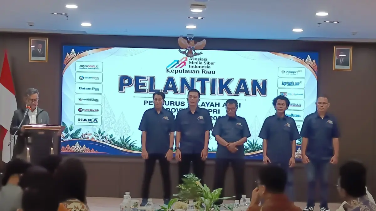 PELANTIKAN pengurus AMSI Kepri di Hotel Asia Link, Batam, Sabtu (25/4/2026). Wartawan Batam Pos, Jailani terpilih menjadi ketua periode 2025-2028. F Abdul Azis/Batam Pos