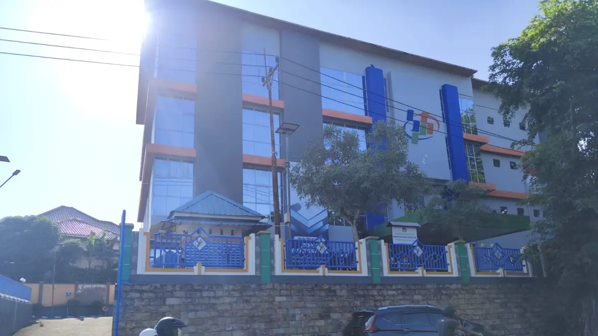 GEDUNG BPS Provinsi Kepri yang terletak di Jalan Ahmad Yani Tanjungpinang. F. Mohamad Ismail/Batam Pos