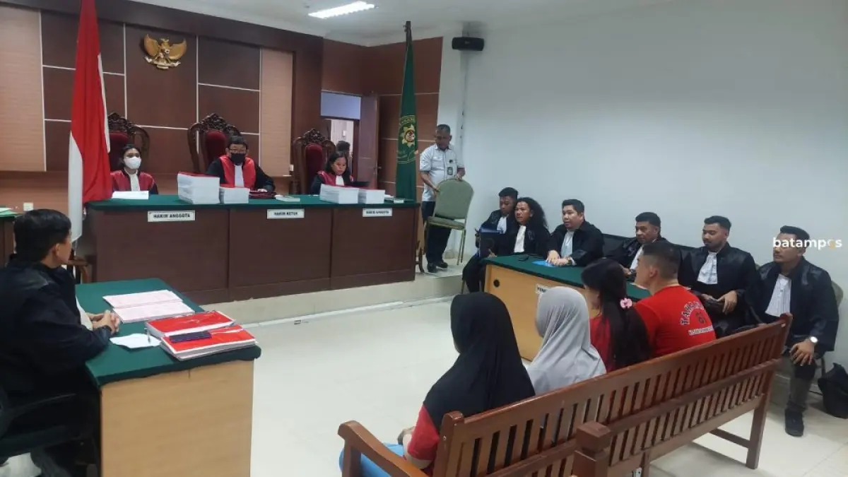 Sidang perdana perkara pembunuhan Dwi Putri Apriliandini di Pengadilan Negeri Batam, Senin (27/4). F.Azis Maulana