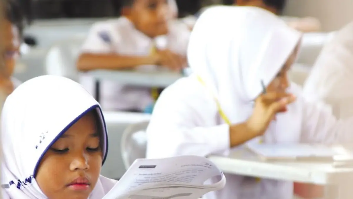 Ilustrasi anak sekolah mengerjakan ujian. Foto:Cecep Mulyana/Batampos