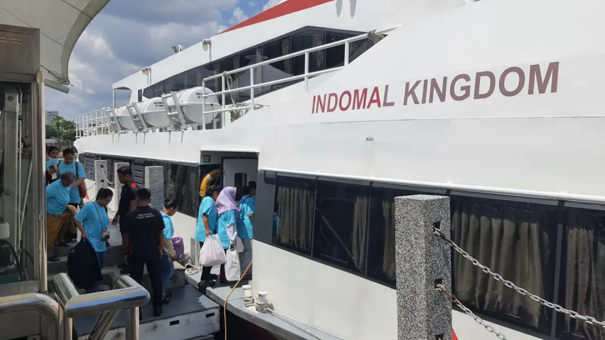 KJRI Johor Bahru melakukan proses pemulangan 150 WNI/PMI dari Terminal Feri Melaka menuju Dumai menggunakan MV Indomal Dynasty, beberapa waktu lalu. F KJRI Johor Bahru untuk Batam Pos