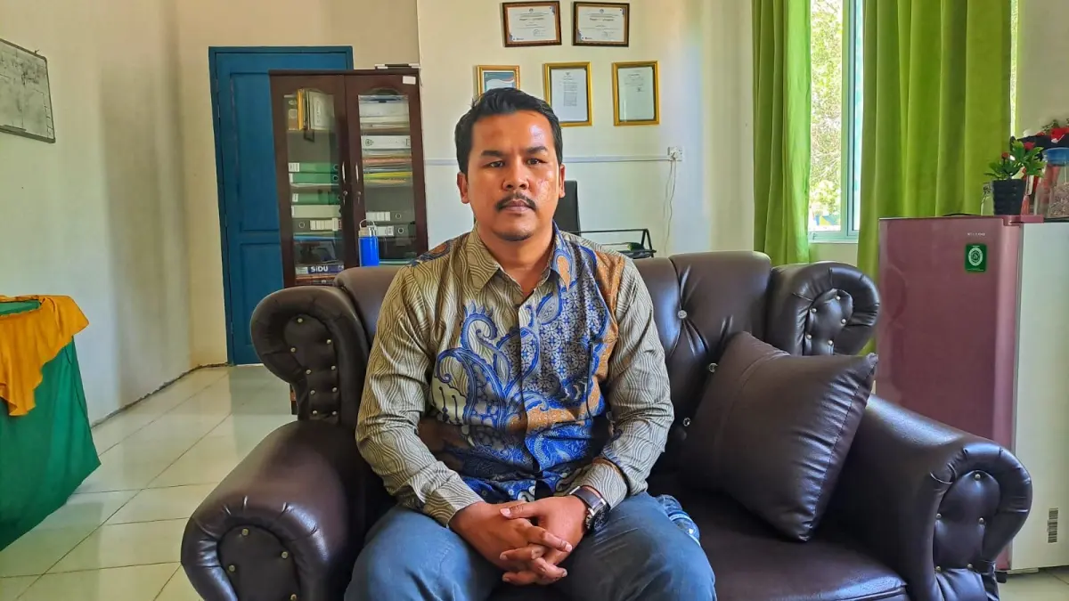 WAKIL Kepala Kesiswaan SMK Negeri 1 Seri Kuala Lobam, Doni Siswanto. F.Slamet Nofasusanto/Batam Pos