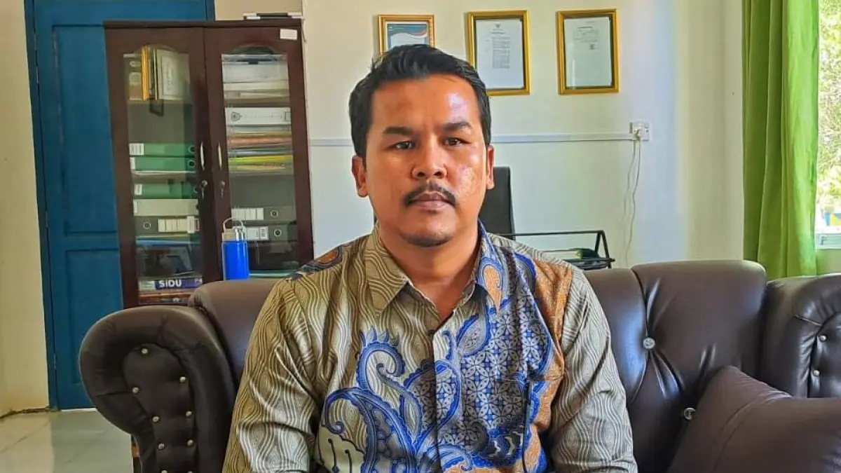 WAKIL Kepala Kesiswaan SMK Negeri 1 Seri Kuala Lobam, Doni Siswanto. F.Slamet Nofasusanto/Batam Pos