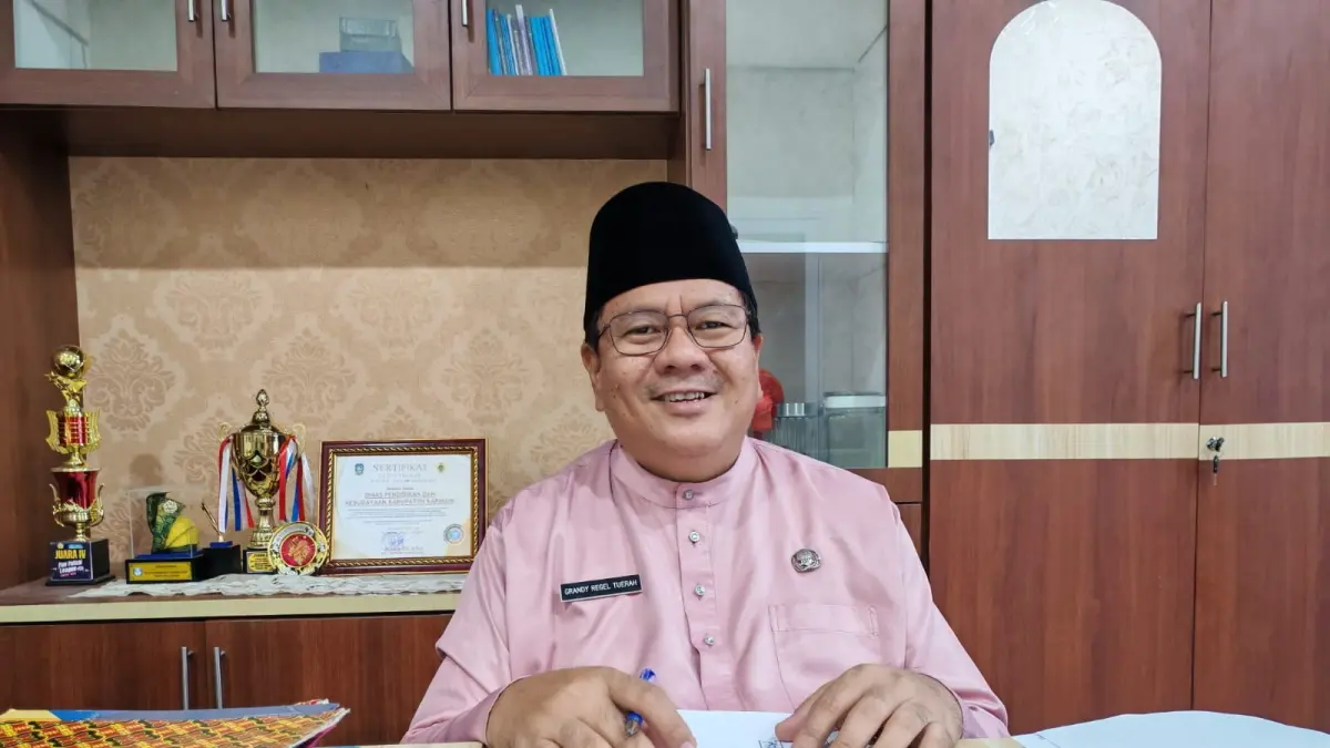 GRANDY Tuerah, Kepala Dinas Pendidikan dan Kebudayaan Kabupaten Karimun. F Sandi Pramosinto/Batam Pos