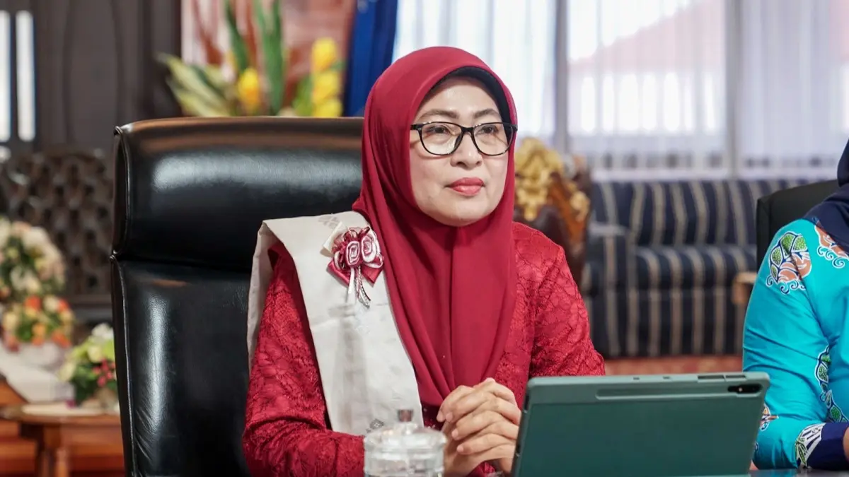 SEKRETARIS Daerah Provinsi Kepri, Misni saat mengikuti talk show peringatan Hari Kartini 2026 melalui zoom, Kamis (30/2). F. Diskominfo Kepri untuk Batam Pos