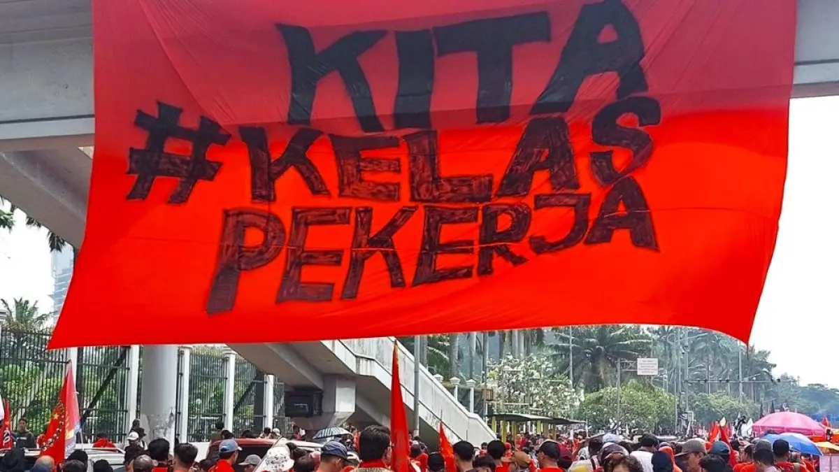  Ilustrasi demo buruh di May Day. (Zahdomo/Jawapos)