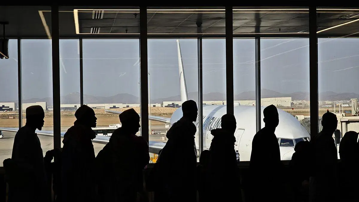 Ilustrasi Jamaah haji antre memasuki pesawat di King Abdulaziz International Airport, Jeddah, Arab Saudi, beberapa waktu lalu. ANTARA FOTO/Andika Wahyu/tom/aa.