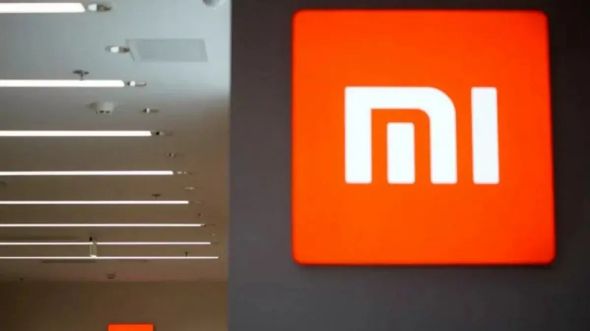 Logo Xiaomi di toko perangkat elektronik di Shanghai, China. (REUTERS/Aly Song)