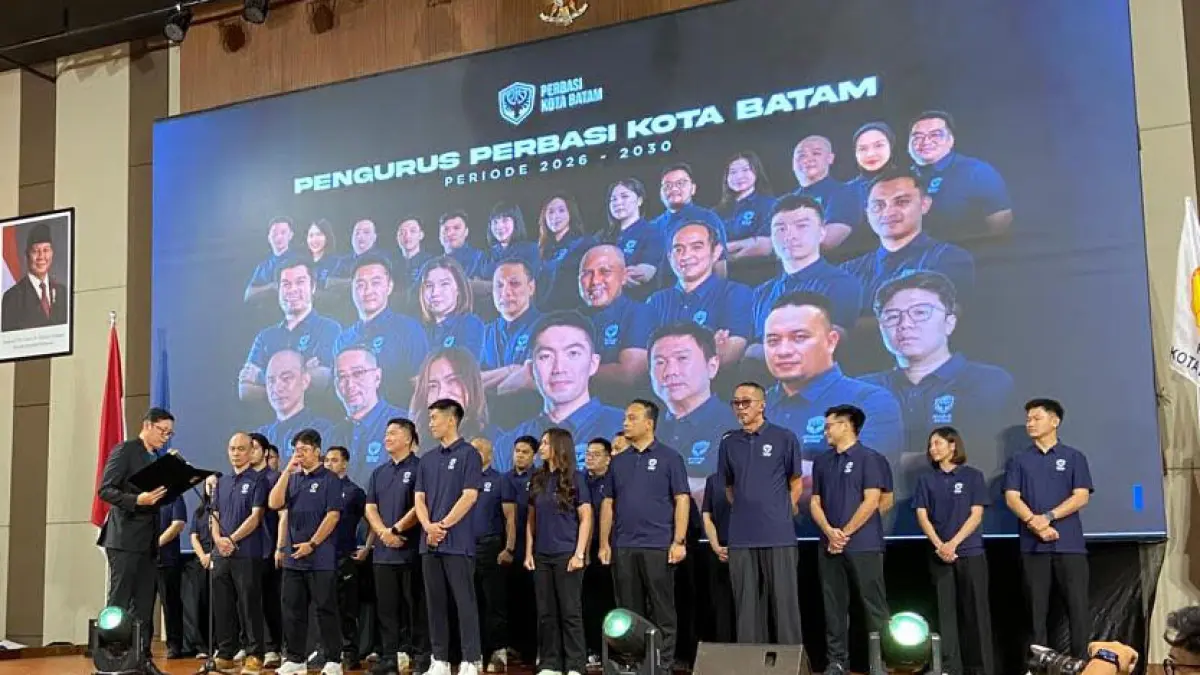 Pengurus Perbasi Kota Batam periode 2026–2030 saat pelantikan di Aston Pelita Hotel, Batam. Kepengurusan baru ini menargetkan peningkatan prestasi basket Batam hingga level nasional dan internasional.&nbsp; &nbsp;F. Azis Maulana / Batam Pos