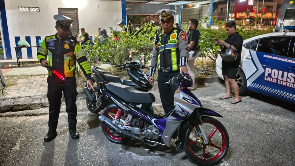 Satlantas Polresta Barelang menggelar cipta kondisi (cipkon) pada Minggu (3/5) dini hari.