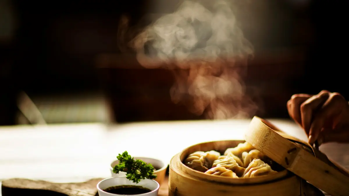 Pemerintah Tiongkok menerapkan regulasi pembuatan dimsum. (unsplash.com/@threepointswheretwolinesmeet)