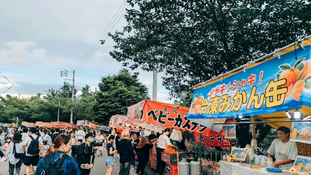 Suasana di, Jepang. Data terbaru menunjukkan jumlah anak di Jepang terus merosot ke level terendah sepanjang sejarah, memicu kekhawatiran krisis demografi.  / F. unsplash