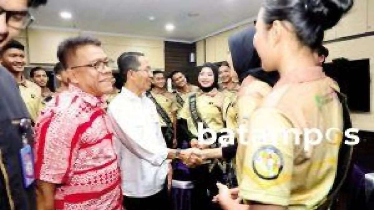 Wali Kota Batam, Amsakar Achmad didampingi Kepala Disbudpar Batam, Ardiwinata, saat menyambut finalis Duta Wisata Batam 2026. F.Diskominfo Batam
