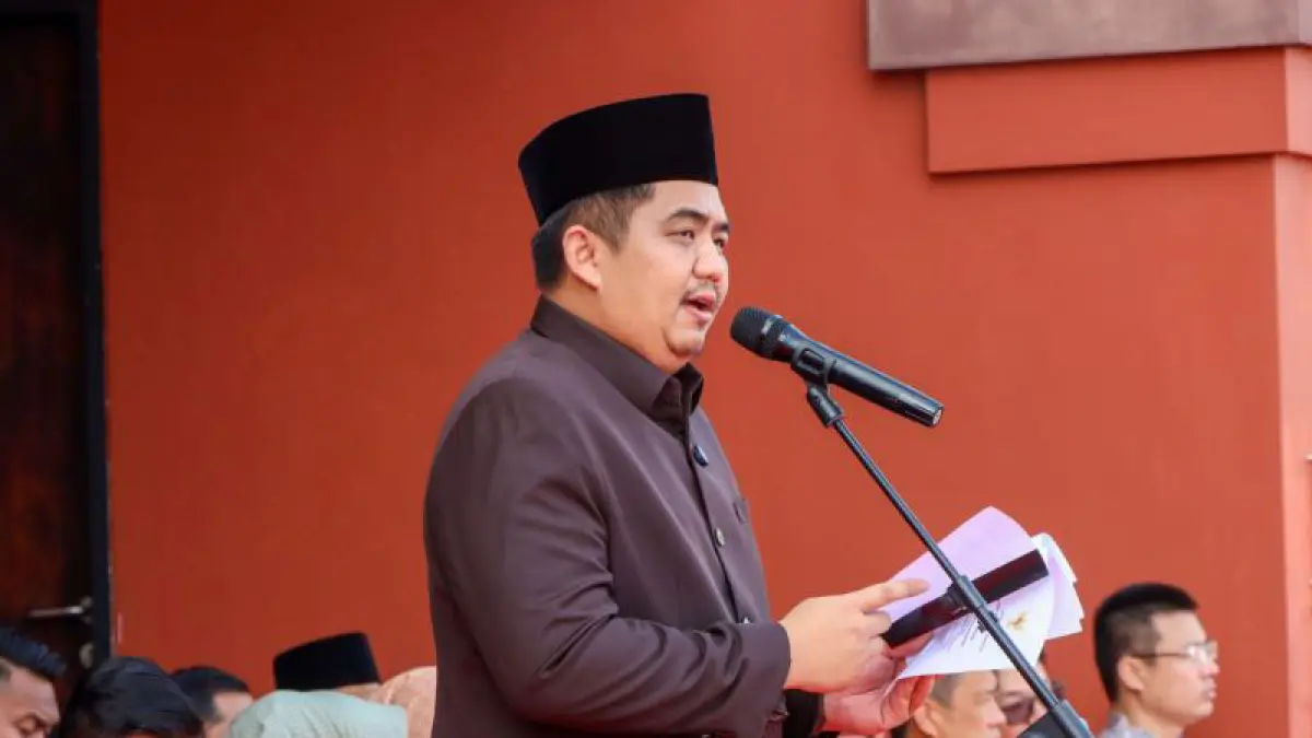 Bupati Bintan Roby Kurniawan mengumumkan program beasiswa pendidikan Rp1,6 miliar untuk mahasiswa Bintan tahun akademik 2026–2027.