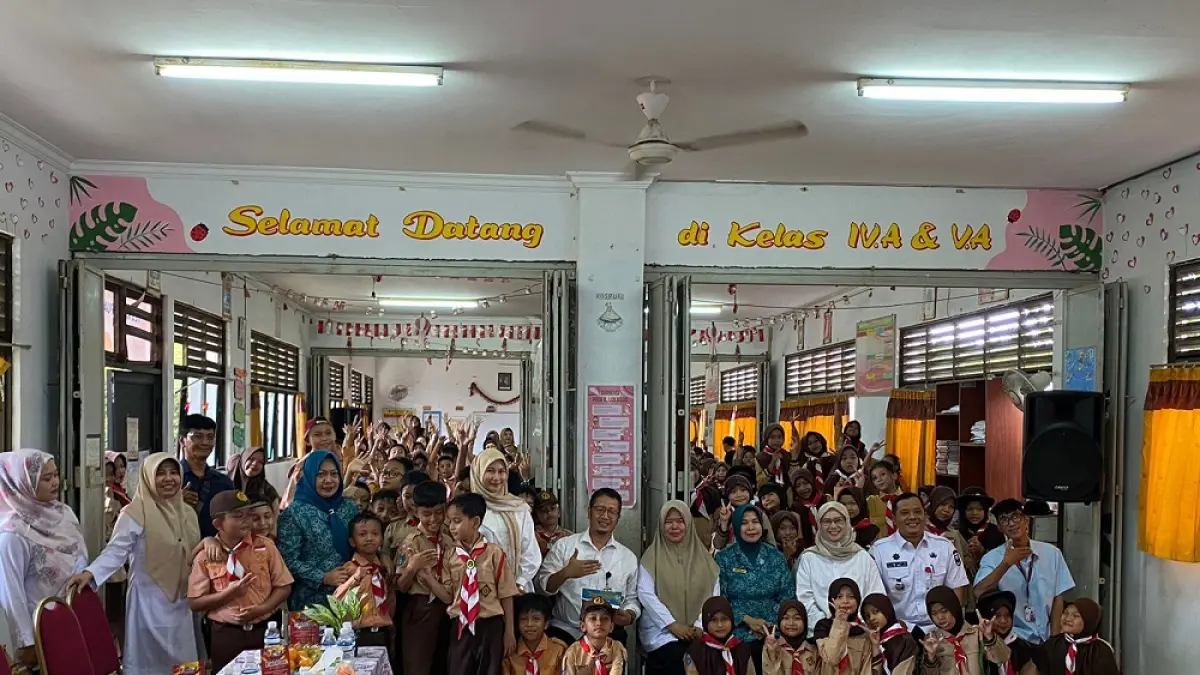 Ratusan murid SD di Batam mengikuti program Gemarikan yang dikemas lewat dongeng interaktif, kuis, dan makan bersama menu olahan ikan, Rumah Dongeng Indonesia wilayah Kepri. F. Istimewa