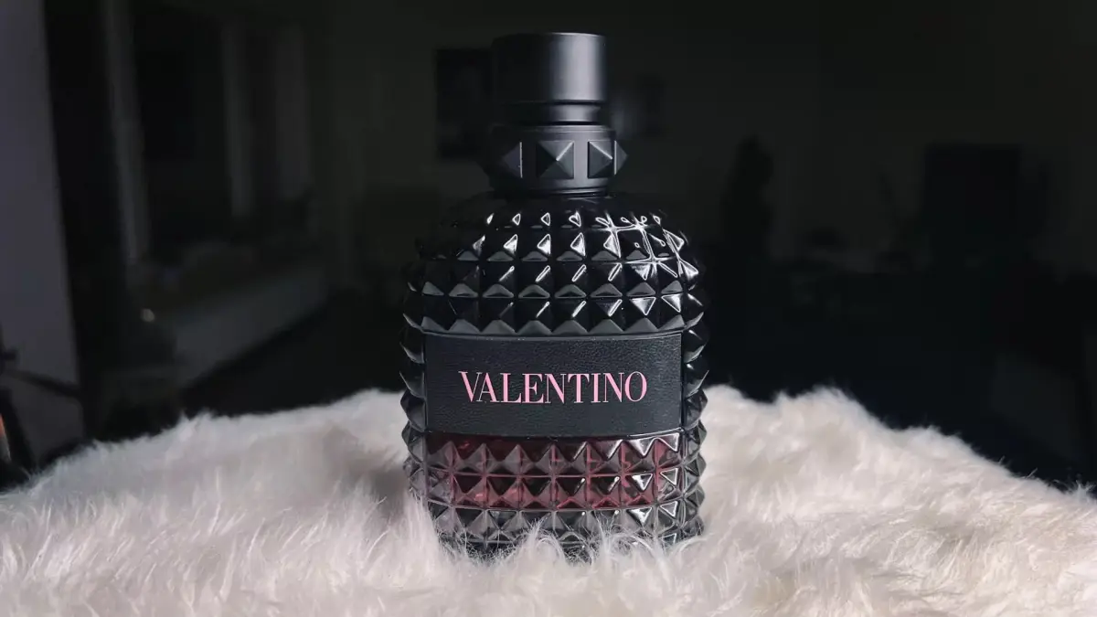 Valentino Beauty seri Born in Roma Purple Melancholia. (x.com/ilhammfds)
