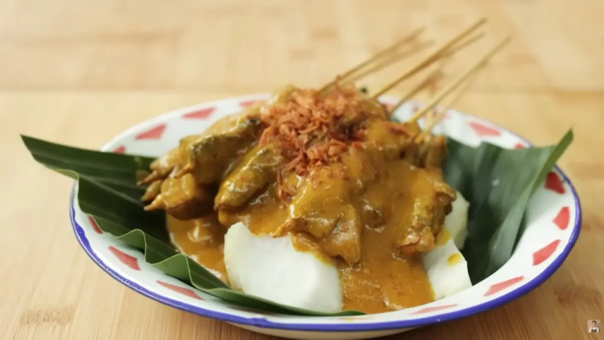 Sate Padang. (Tangkapan layar youtube.com/@devinahermawan)