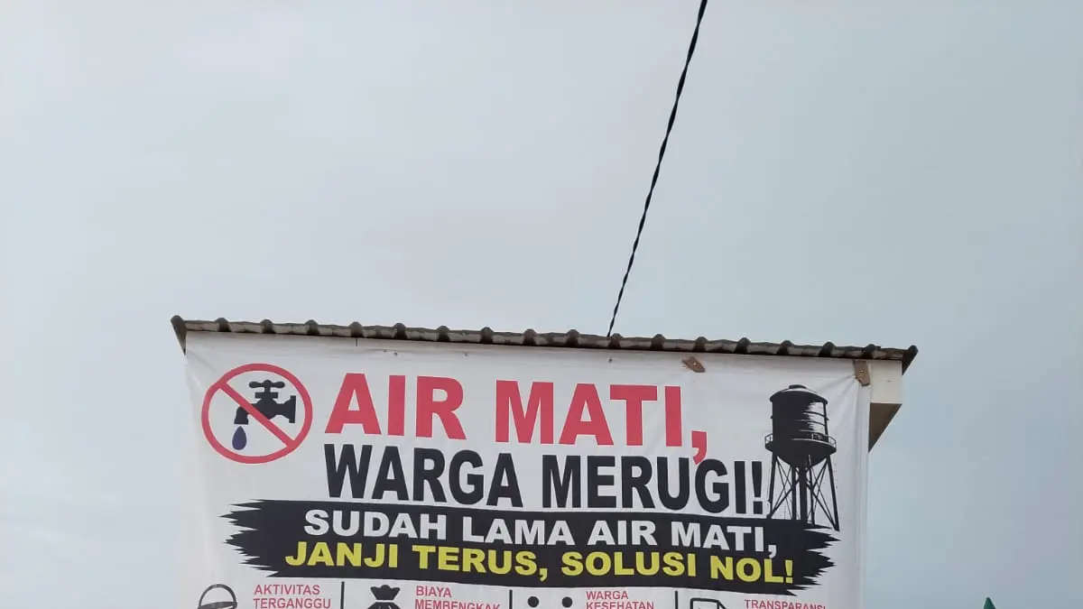 Warga Perumahan Rhabayu Green di kawasan Dapur 12, Sei Pelunggut, Sagulung sudah 8 bulan air mati.