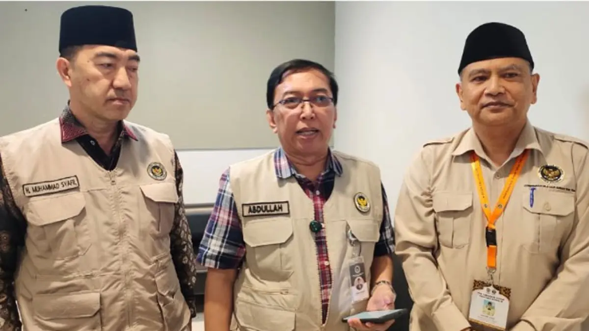 Direktur Pengawasan Haji Khusus dan Umrah, Ahmad Abdullah, saat melakukan pengawasan terhadap jemaah haji khusus di Batam. Kementerian Haji dan Umrah menegaskan komitmennya memperketat pengawasan guna memastikan perlindungan hak jemaah serta kualitas layanan penyelenggara haji khusus. F. istimewa