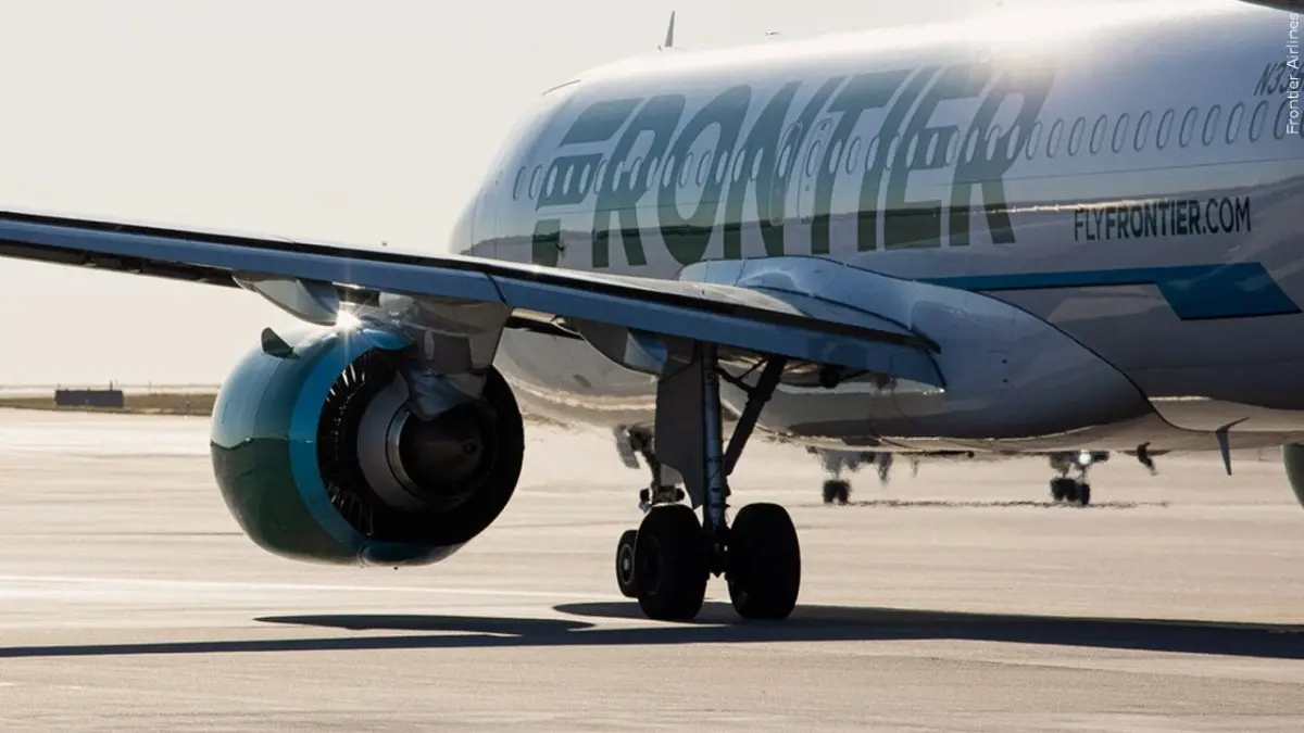 Pesawat Frontier alami kecelakaan menjelang take off. (x.com/wbkotv)