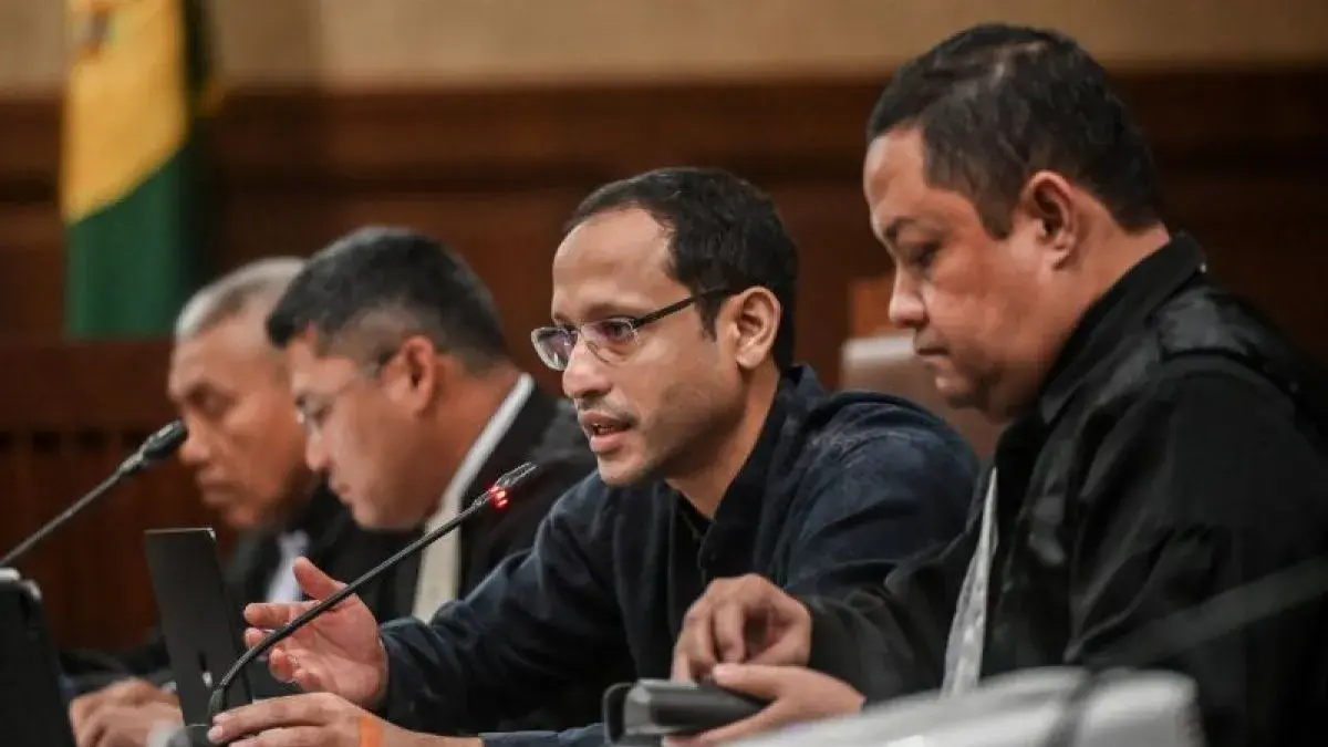 Terdakwa kasus dugaan korupsi pengadaan Chromebook dalam program digitalisasi pendidikan di Kemendikbudristek Nadiem Makarim (kedua kanan) menjalani sidang lanjutan di Pengadilan Tipikor, Jakarta, Rabu (6/5/2026).  ANTARA FOTO/Rivan Awal Lingga/YU