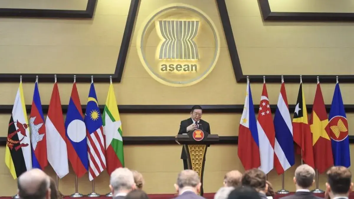 Sekretaris Jenderal ASEAN Kao Kim Hourn menyampaikan paparan hasil pertemuan KTT Ke-48 ASEAN di Jakarta, Senin (11/5/2026). ANTARA FOTO/M Risyal Hidayat/tom.