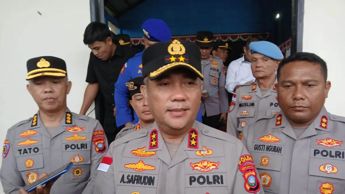 KAPOLDA Kepri, Irjen Pol Asep Syafrudin (tengah) saat berkunjung ke Anambas, Jumat (15/5/2026). F Ihsan Imaduddin/Batam Pos