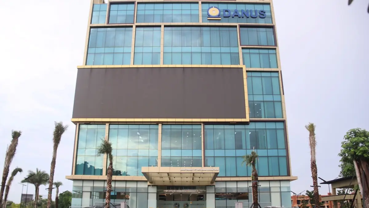 Danus Tower sebagai kantor pusat baru Bank Danus di Batam Center. Foto: Cecep Mulyana/Batam Pos