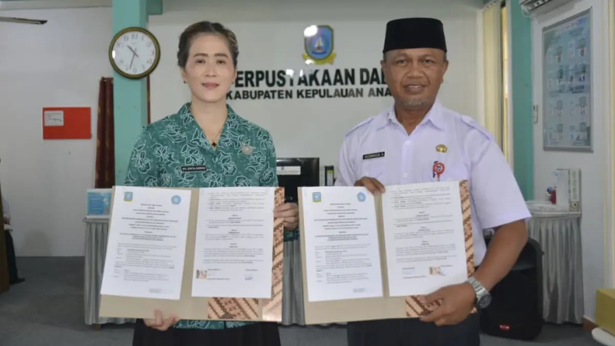 Ketua TP PKK Kepulauan Anambas, Sinta bersama Kepala Dispusida, Rusmanda tingkatkan kolaborasi untuk minat literasi hingga ke desa.  F, Hani Saragih untuk Batam Pos