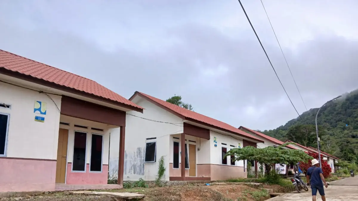 BANGUNAN rumah bantuan untuk MBR di Tarempa Selatan. F Ihsan Imaduddin/Batam Pos