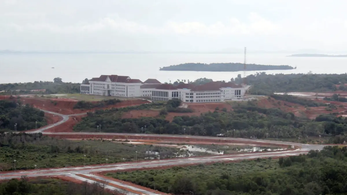 Lanskap Pulau Dompak di seberang Kota Tanjungpinang yang kini menjadi pusat pemerintahan Provinsi Kepulauan Riau. Foto: Yusnadi Nazar/Batam Pos