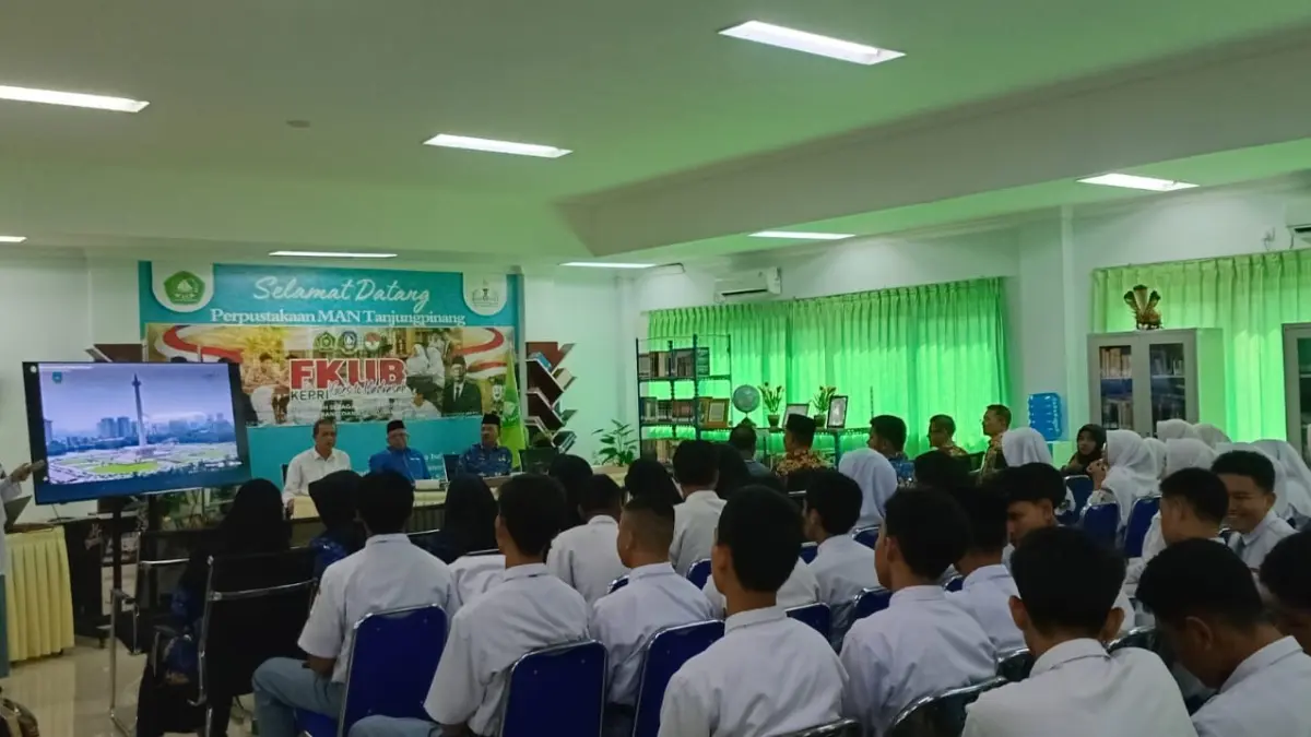 PARA pelajar dan guru MAN Tanjungpinang saat mengikuti FKUB Goes To Madrasah, Senin (18/5/2026). F. MAN Tanjungpinang untuk Batam Pos
