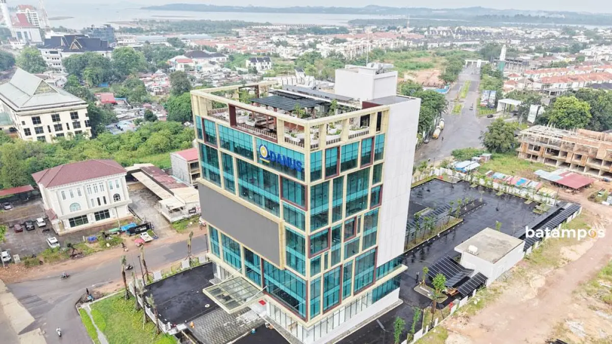 PT BPR Dana Nusantara (Bank Danus) meresmikan Danus Tower sebagai kantor pusat barunya di Jalan Raja Isa, Kota Batam, Senin (18/5/2026). Foto: Dokumentasi DANUS untuk Batam Pos