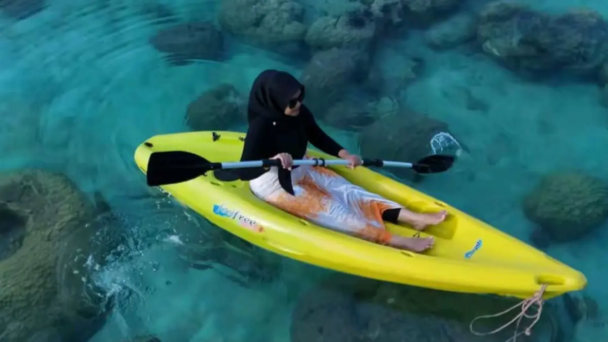  Kondisi Pantai Flower Dolphin yang menawarkan sensasi wisata dipadukan olahraga air.   Foto: Dadam untuk Batam Pos