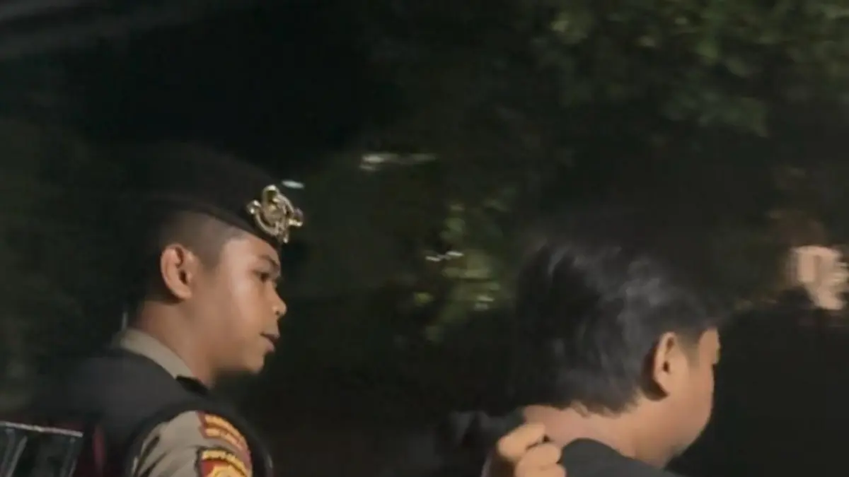 Polisi menemukan pelaku pembawa kabur HP korban di Teluk Mata Ikan. F. istimewa