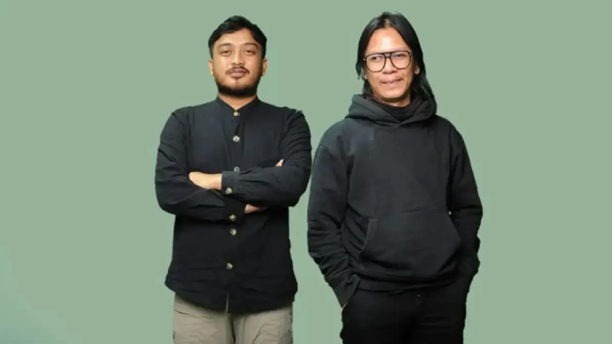 Wartawan Republika, Thoudy (kiri) dan Bambang. Foto: Dok. Republika via JawaPos.com