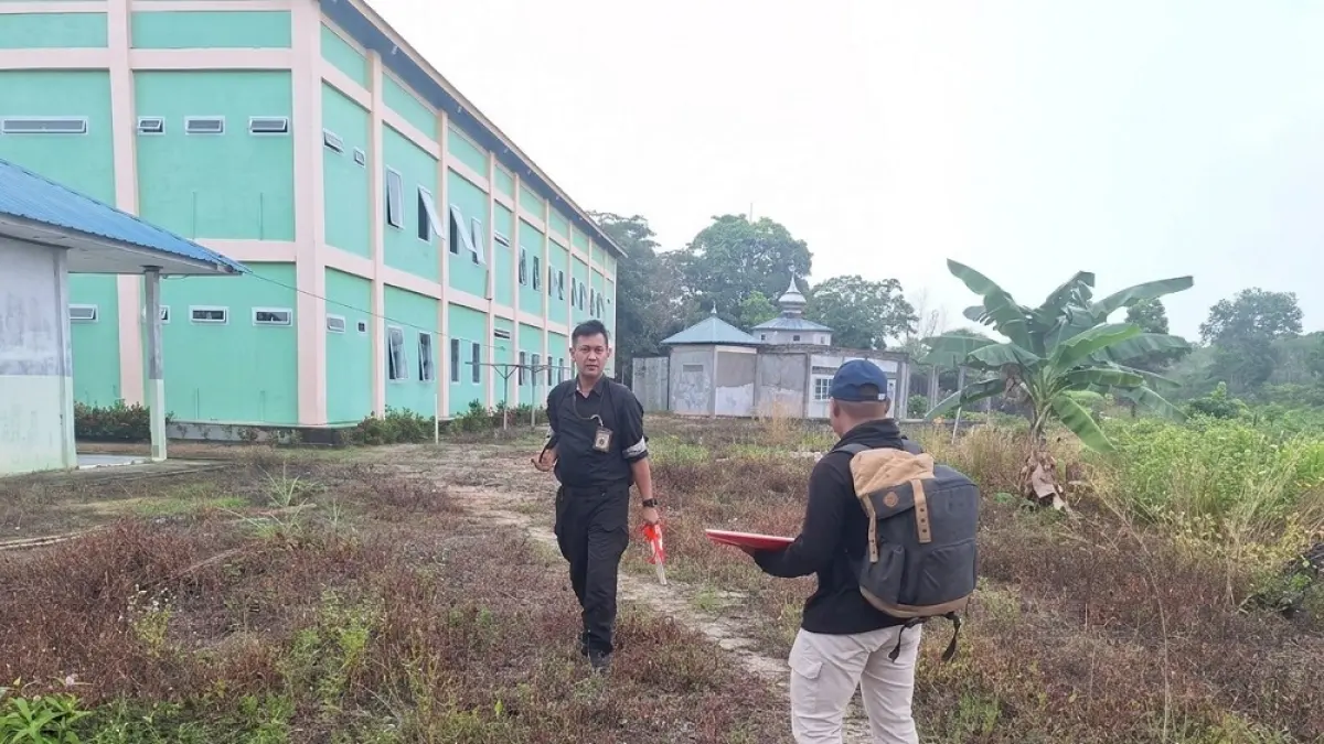 Tim Verval Program SNT Kemendikdasmen melakukan peninjauan ke sekolah dan lokasi yang akan dijadikan SNT di Kabupaten Karimun. Foto: Istimewa