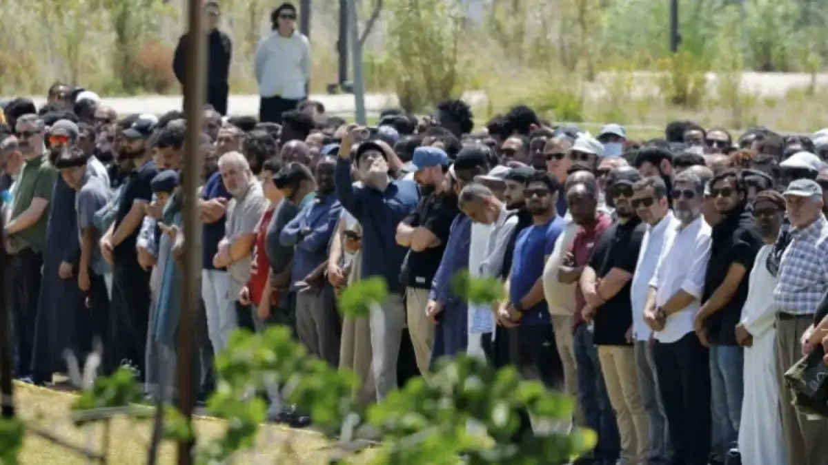 Lebih dari 2.000 orang berkumpul di San Diego untuk berduka atas tiga pria yang tewas dalam serangan masjid (al-Jazeera)