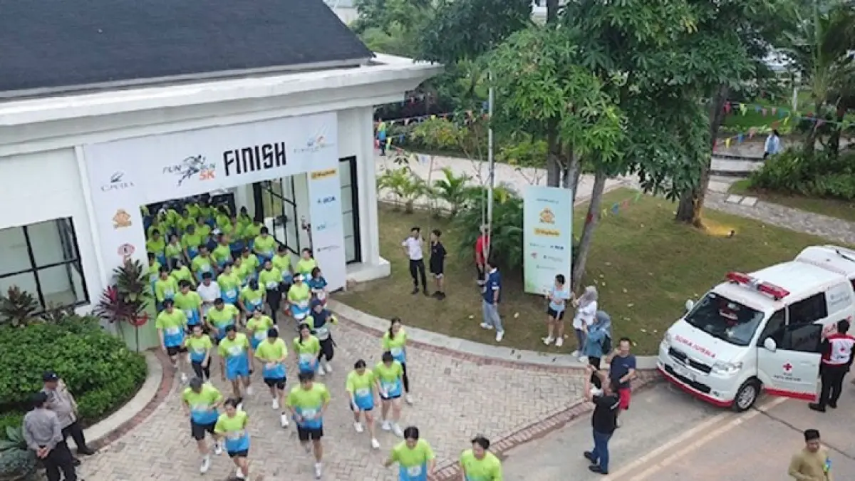 Peserta mengikuti kegiatan CitraLand Megah FUN RUN 5K – Treasure Hunt di kawasan Emerald Hills, Batam Center, Sabtu (24/5). Kegiatan tersebut sekaligus menjadi momentum pre-launching Emerald Hills Tahap 2 yang dikembangkan sebagai kawasan hunian premium modern di Batam Center. Foto: M. Sya